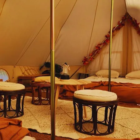Luxe tent Nid Et Toiles Bernadets-Debat