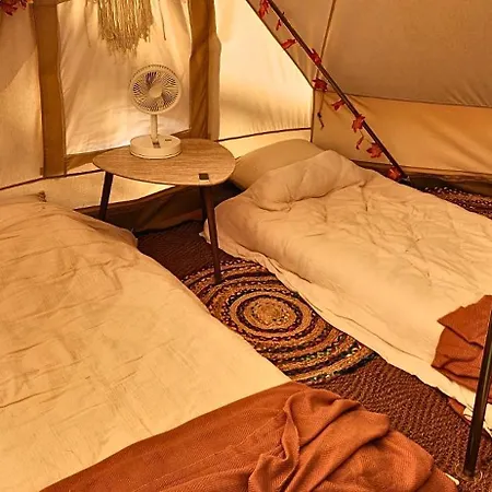Nid Et Toiles Luxe tent Bernadets-Debat